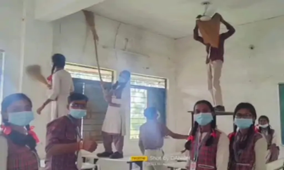 Chief Minister made RTE students work as labourers in DAV school: