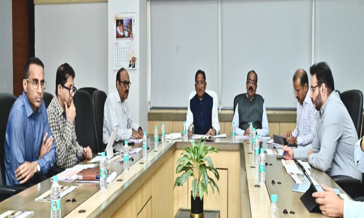 Chief Minister's tough stance: "No compromise on quality in road construction, contractors will be blacklisted for negligence"