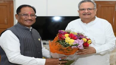 Chief Minister Vishnu Dev Sai paid a courtesy call on Assembly Speaker Dr. Raman Singh