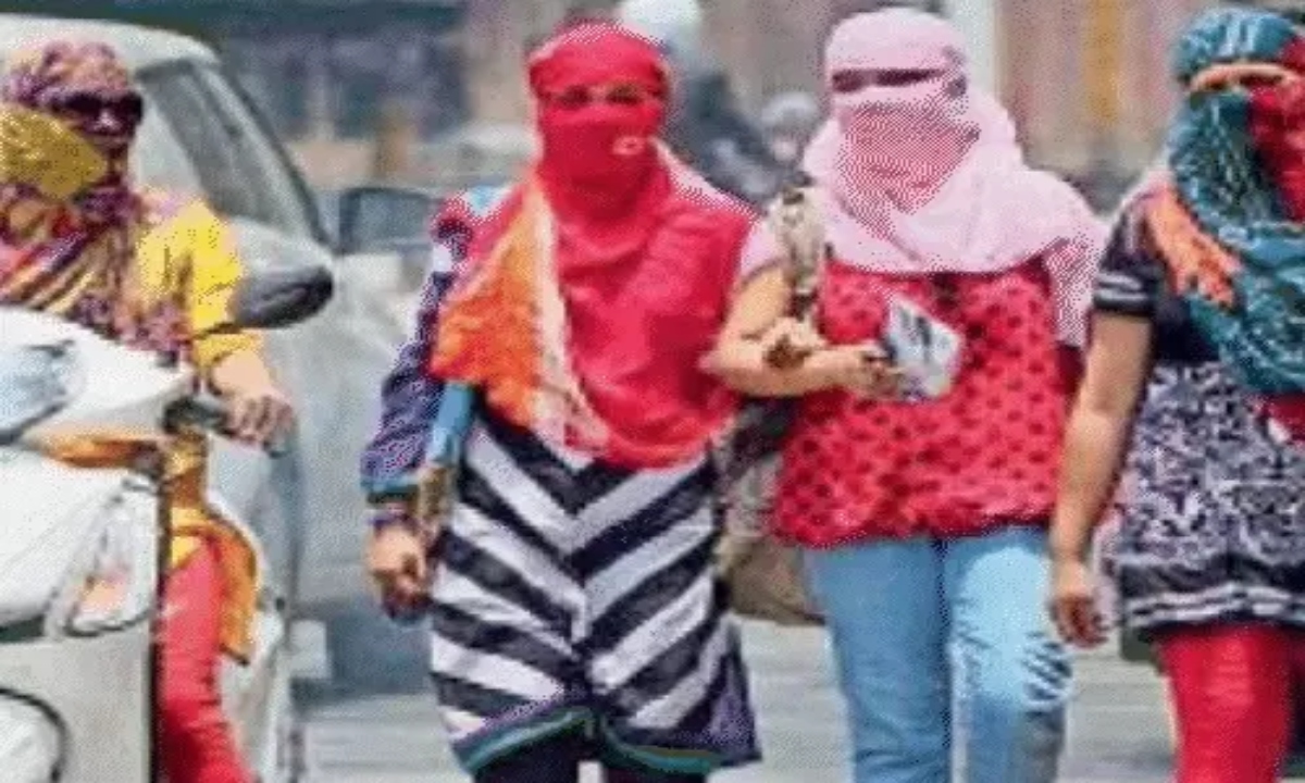 Temperatures crossed 40 degrees in 14 cities of Gujarat, Maharashtra and Rajasthan.