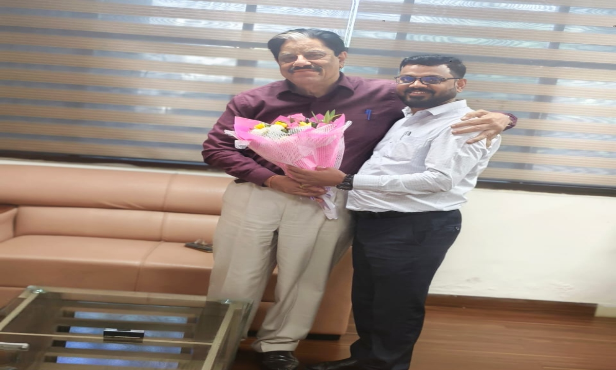 Courtesy meeting of Chief Minister's Advisor Dr. Dhirendra Tiwari with Vice Chairman of State Policy Commission Ganesh Shankar Mishra