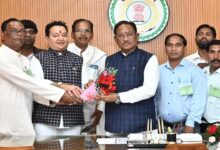 Chief Minister receives invitation for Phule-Nakul-Ambedkar Jayanti Mela Mahotsav