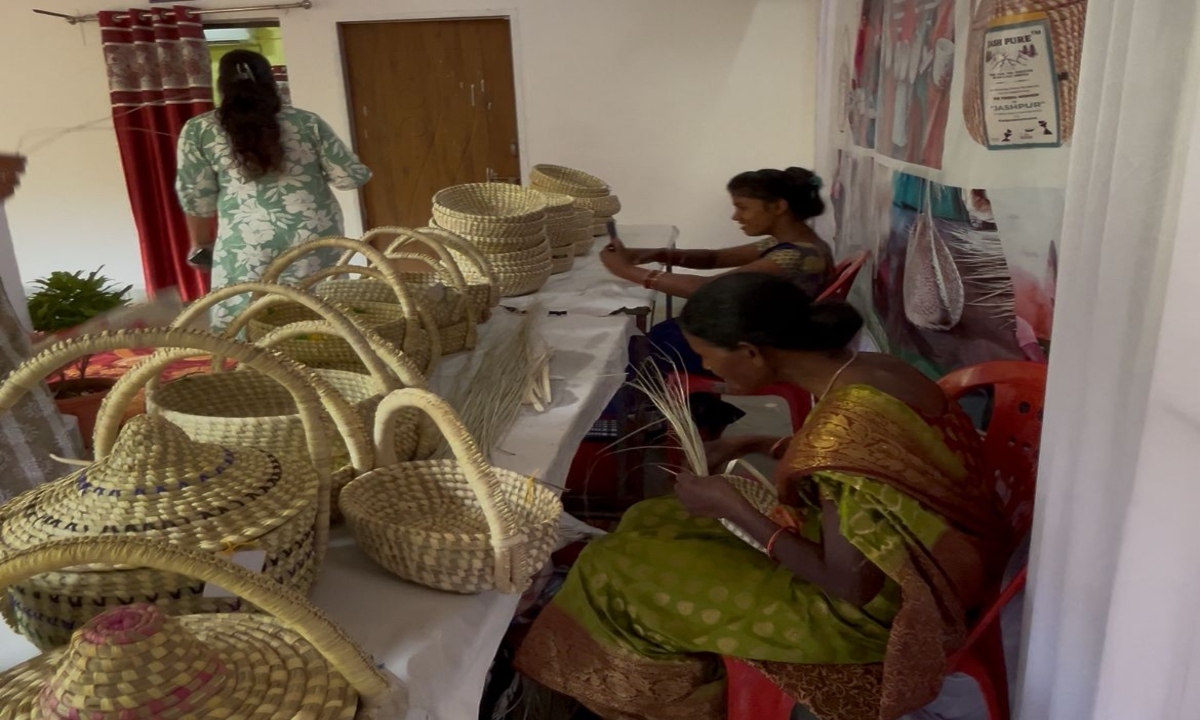 Traditional handicrafts provide livelihood, Kansabel women create new identity
