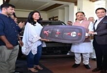 Honoring Chhattisgarh's Daughter: Chief Minister Sai Gifts a Tata Sierra Car to Physiotherapist Akanksha Satyavanshi