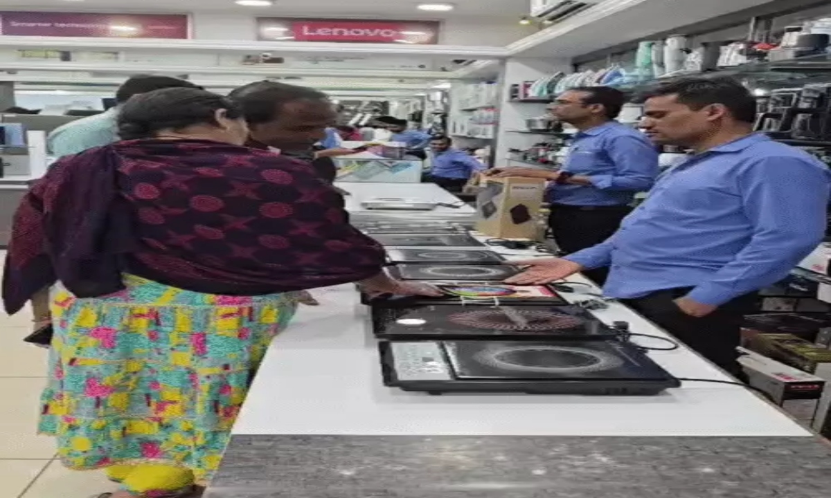 LPG Crisis: Turmoil in the Kitchen; 500% Surge in Demand for Induction Cooktops