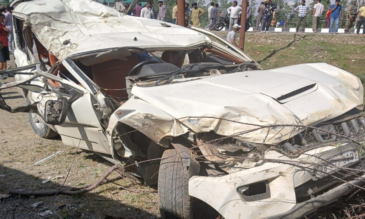 Horrific Road Accident in Jammu: Speeding Bus Collides with SUV; 2 Dead, 29 Passengers Injured