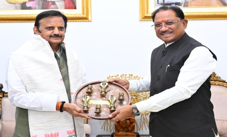 Gift of Raipur-Rewa Air Service: Madhya Pradesh Deputy Chief Minister Meets CM Sai