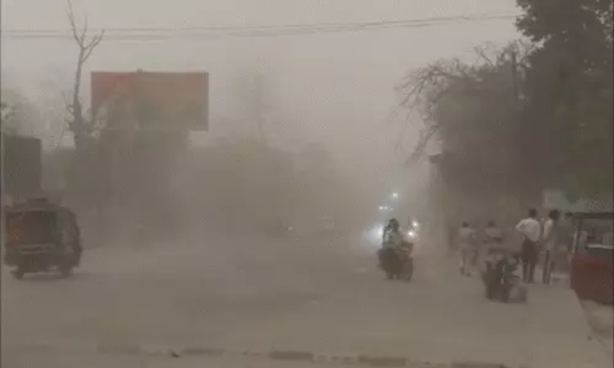 Storms and Rain in Bengal and Odisha Today; Hail Falls in MP and Rajasthan; 7 Dead Due to Lightning Strikes in UP and Bihar