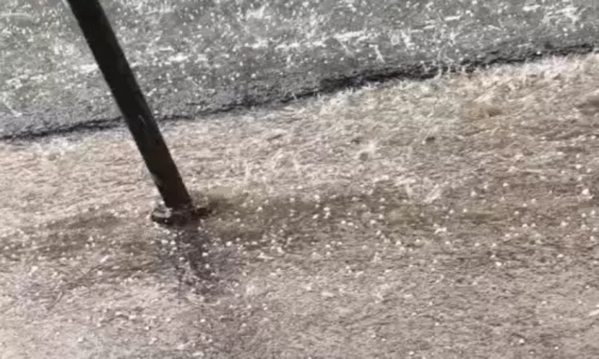 Daytime temperatures drop by 3–4 degrees due to storms and rain; weather expected to remain poor today as well.