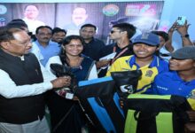 CM Sai felicitates women cricketers from Ichchela; distributes cricket kits