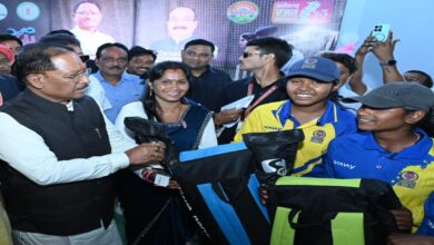 CM Sai felicitates women cricketers from Ichchela; distributes cricket kits