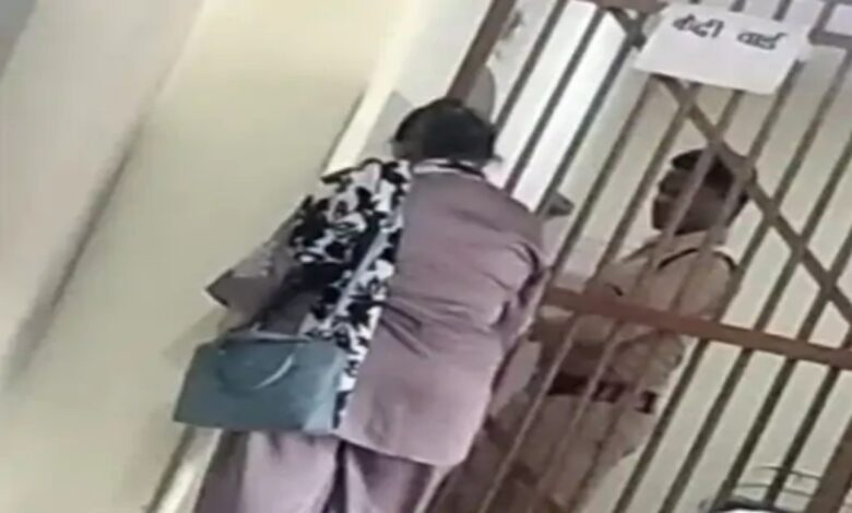 VIP Treatment Exposed in Jail Ward: Special Privileges for Prisoner in Ambikapur; Two Guards Suspended