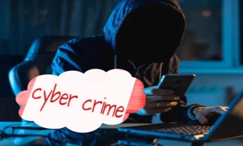 Teacher Swindled Out of ₹4.5 Lakhs Under Threat of Obscene Photos; Posed as Crime Branch Officer to Target Victim