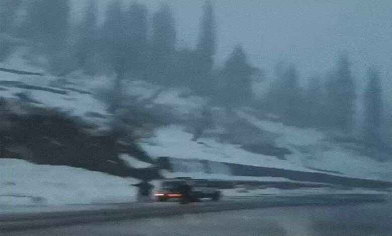 Hail accompanied by rain falls in 5 states, including MP and Rajasthan; Snowfall in Himachal Pradesh and Dras (Ladakh).