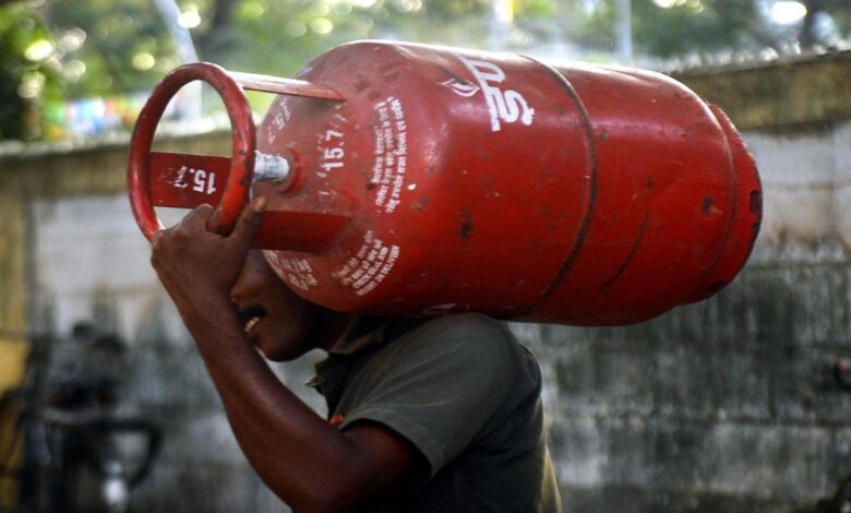 Relief in Chhattisgarh Amidst Gas Crisis: LPG Supply Situation Returning to Normal