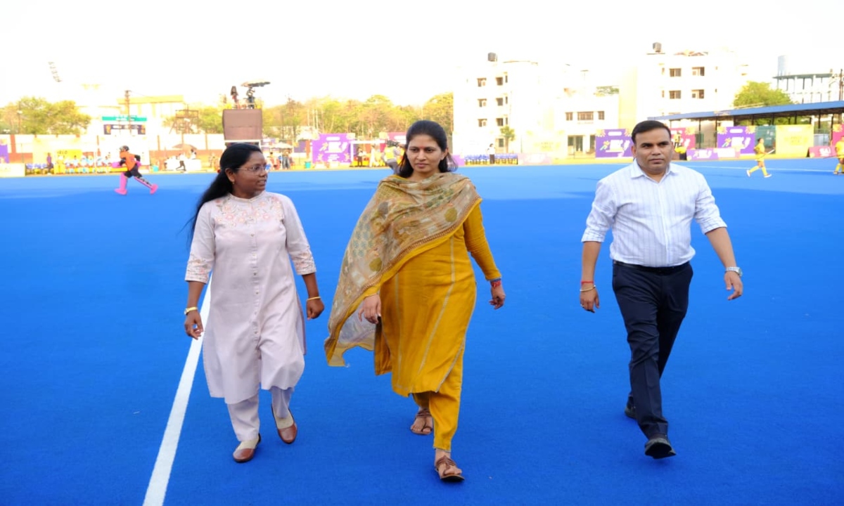 नक्सलवाद के साये से निकलकर खेलों की नई पहचान गढ़ता छत्तीसगढ़: रक्षा खडसे