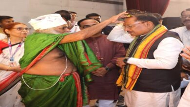 CM Sai offers prayers at the Lord Jagannath Temple in Raigarh.