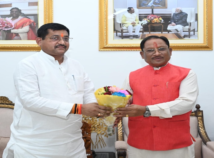 UP Minister Ramkesh Nishad Meets CM Sai; Congratulates Him on the Success of 'Khelo India Tribal Games'