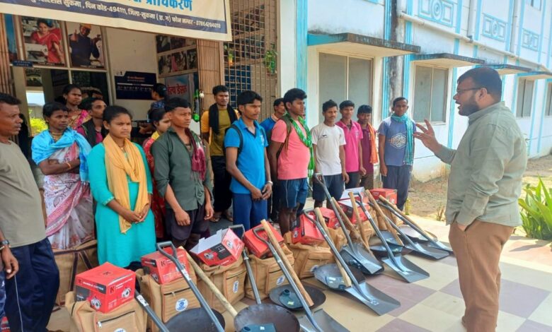 A New Path After Surrender: 32 Youths in Sukma Find a Foundation for Employment; Self-Reliance Begins with Mason Kits