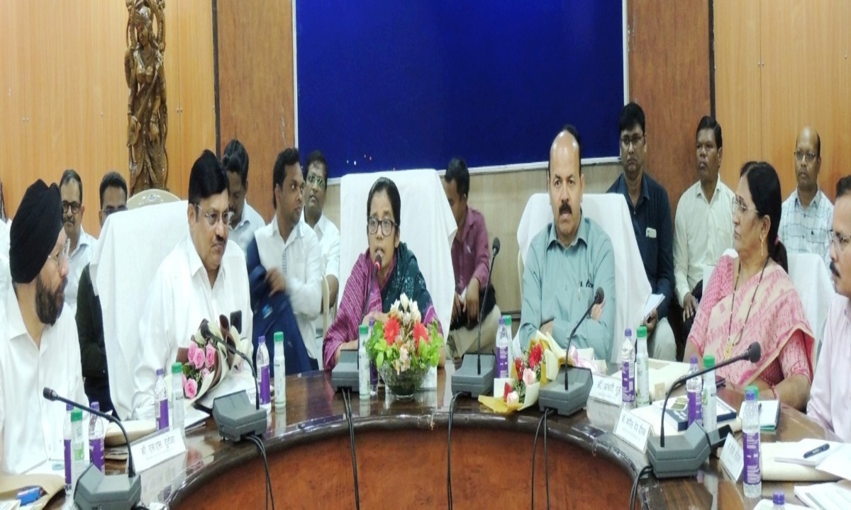 Emphasis on Green Manure and Bio-fertilizers: Directives Issued to Extend Technology to Every Village