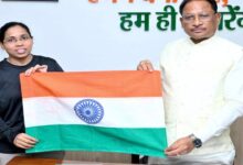 Mountaineer Amita Shrivas Meets CM Sai, Resolves to Conquer Everest