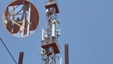 Young Man's High-Voltage Drama in Jagdalpur: Climbs Mobile Tower; Standoff Lasts for Hours