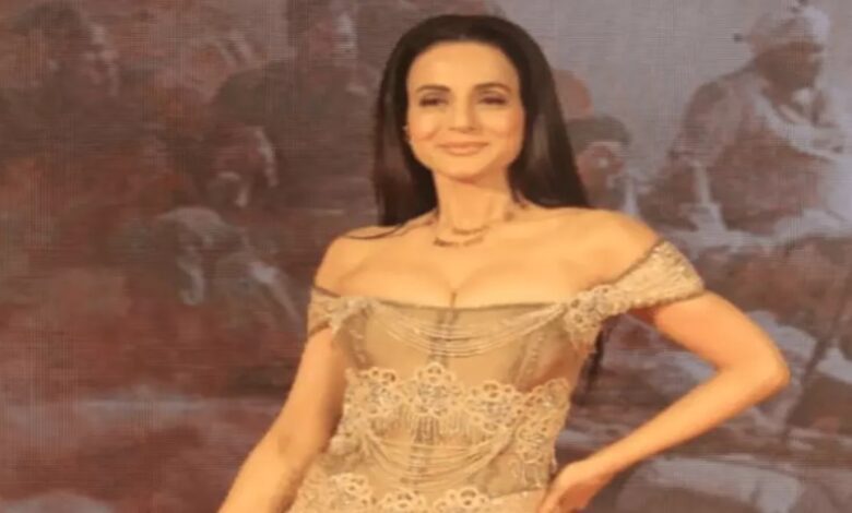 Uproar over Zakir Khan's Statement; Ameesha Patel and Siddharth Anand Respond