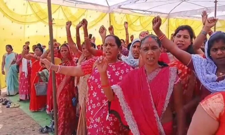 Transparency in Saree Distribution to Anganwadi Workers: Sarees Falling Short of Standards Will Be Replaced