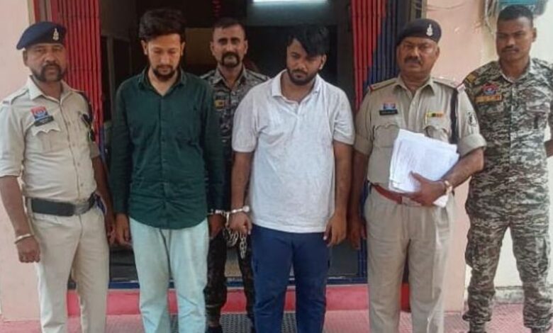 Addiction Turns Them into Peddlers: Two Youths Arrested for Selling 'Chitta' from a Car
