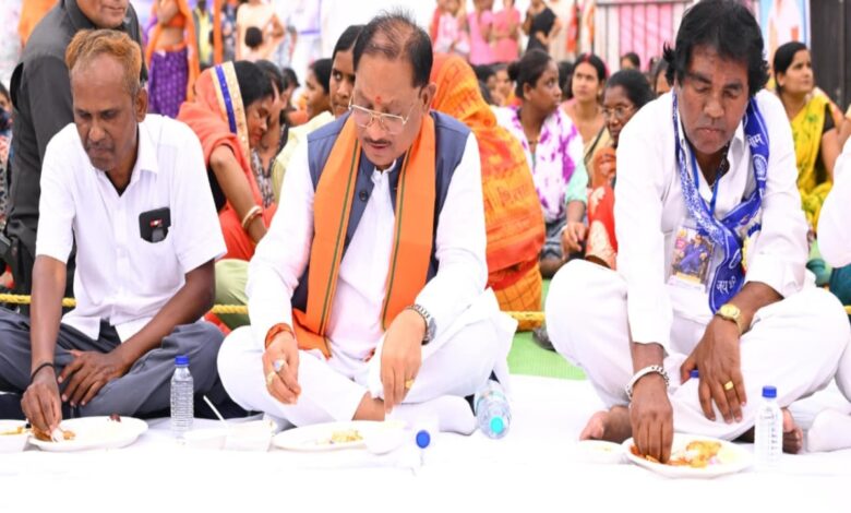 A Pledge to Take Constitutional Values to Every Citizen: CM Sai Attends 'Samarasta Bhoj'