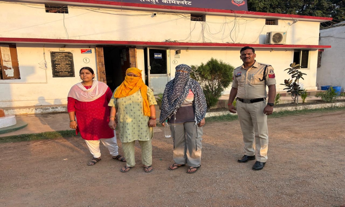 Dispute over mobile phone usage: Three people, including wife and daughter, kill father.