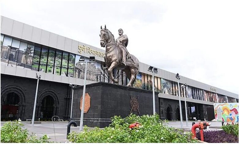 IAF Aircraft Makes Hard Landing at Pune Airport: Runway Closed for 8 Hours, 91 Flights Cancelled