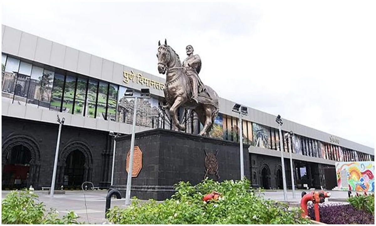 IAF Aircraft Makes Hard Landing at Pune Airport: Runway Closed for 8 Hours, 91 Flights Cancelled