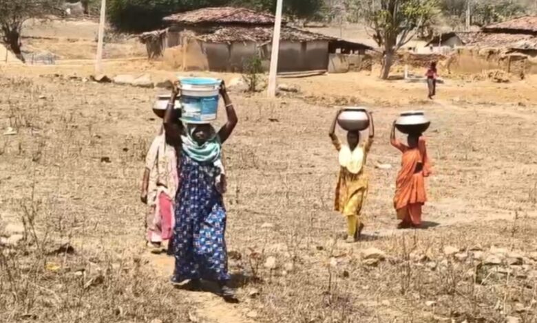 Jal Jeevan Mission Tank Leaks; Villagers Deprived of Water: Drinking Water Crisis Deepens in Koriya