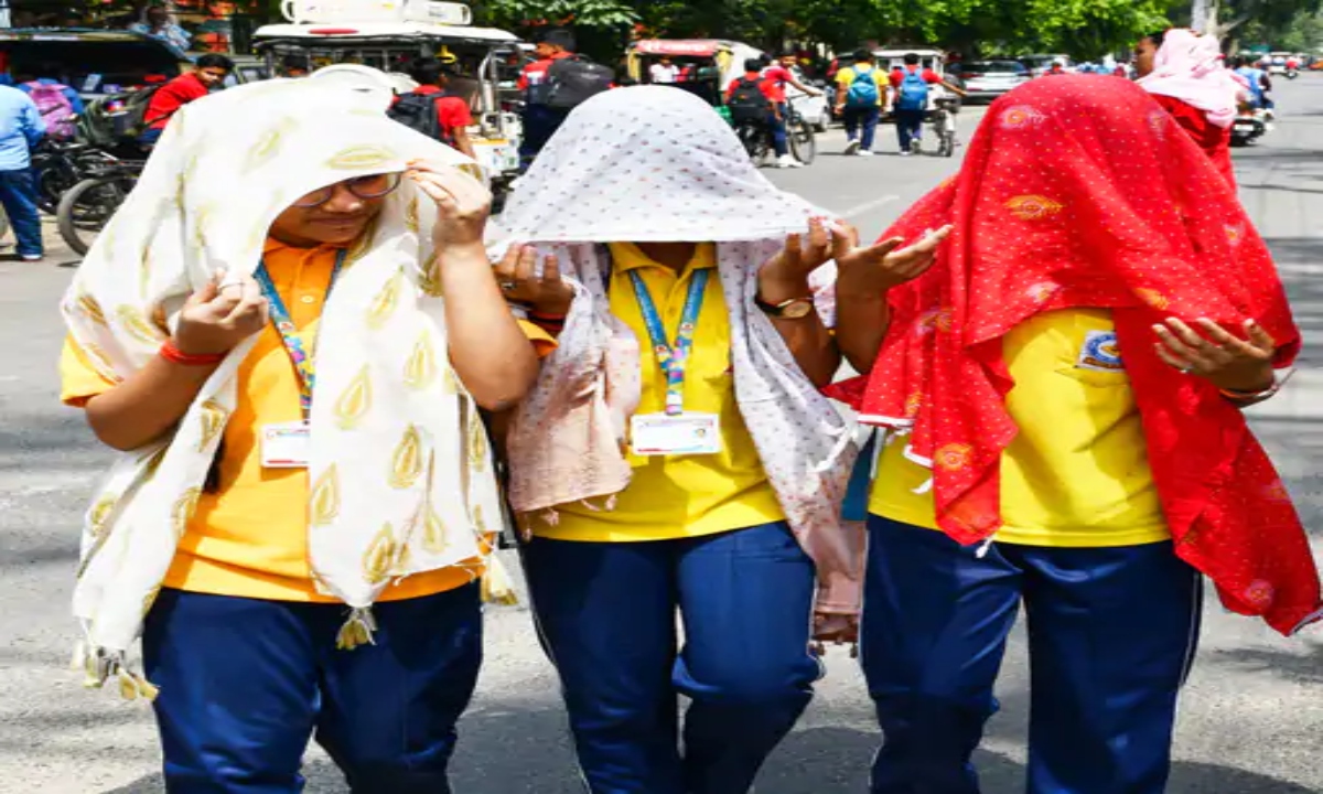 Severe Heatwave Grips the Nation: Prayagraj Hottest; Temperatures Cross 44°C in Several States