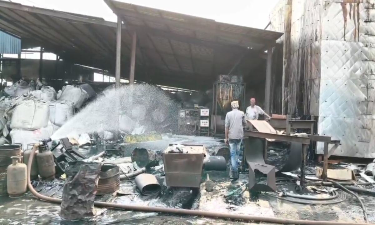 Chemical tank explodes at carbon factory