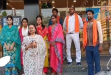 Protest Against Lenskart in the Capital: Intruders Storm Showroom, Smash Spectacles, and Assault Employees