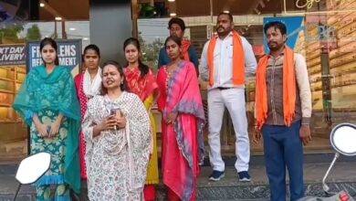 Protest Against Lenskart in the Capital: Intruders Storm Showroom, Smash Spectacles, and Assault Employees