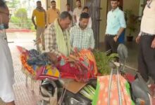 Healthcare System on a Cot in Chhattisgarh! Husband Carries Cancer-Stricken Wife to Hospital Tied to a Cot.