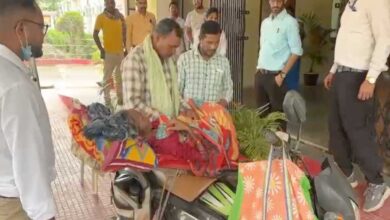 Healthcare System on a Cot in Chhattisgarh! Husband Carries Cancer-Stricken Wife to Hospital Tied to a Cot.