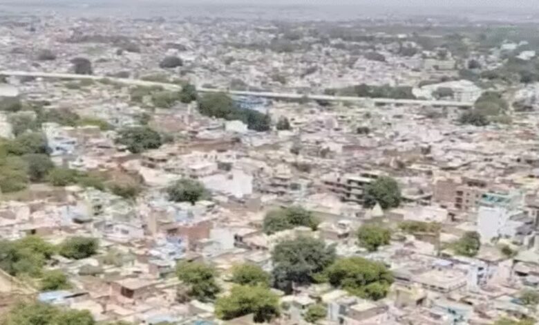 The Scourge of Extreme Heat: Mercury Crosses 44°C in Cities Across Three States; Schools Closed in Odisha, First Heatwave-Related Death Reported in Kerala.