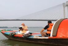 PM Modi's Boat Journey in Hooghly: Meets Boatmen; Shah Launches Sharp Attack on Mamata Government