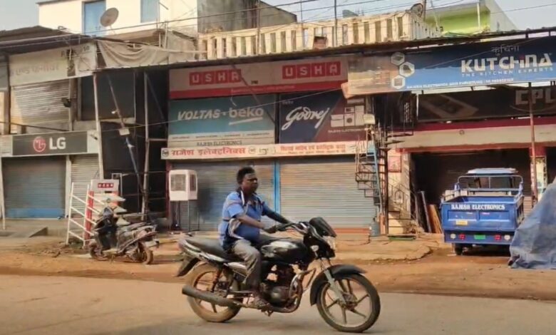 Shutdown Against Bulldozer Action: Markets Closed in Pakhanjur; Preparations Underway to Gherao SDM Office
