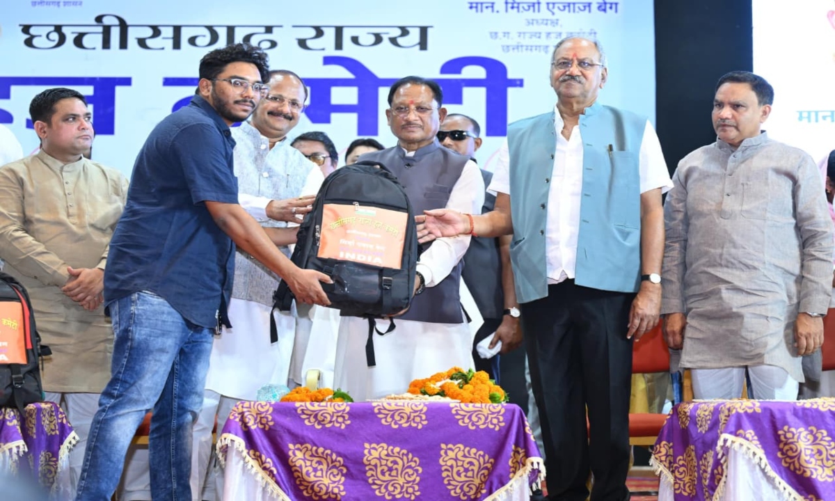 CM hands over first aid kits to Haj pilgrims