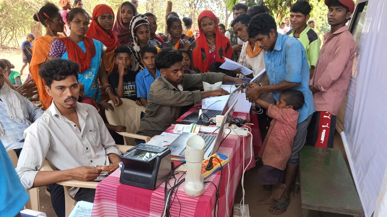 Dhamtari’s ‘Yuva Fest-2026’ Concludes: Youth Groove to the Melodies of ‘Jadu Bastar’; Winners of 23 Competitions Honored