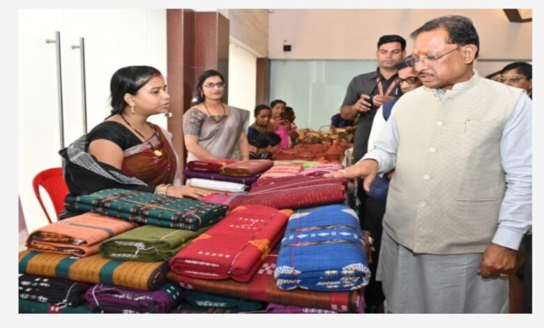 Handlooms Transform Destinies: Women of Nari Village Weave Success, Generating a Monthly Turnover of ₹4 Lakhs.
