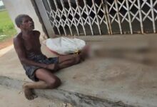 Brother Arrives at Bank Carrying Sister's Skeleton: Walked 3 km; Stymied by Staff's Condition