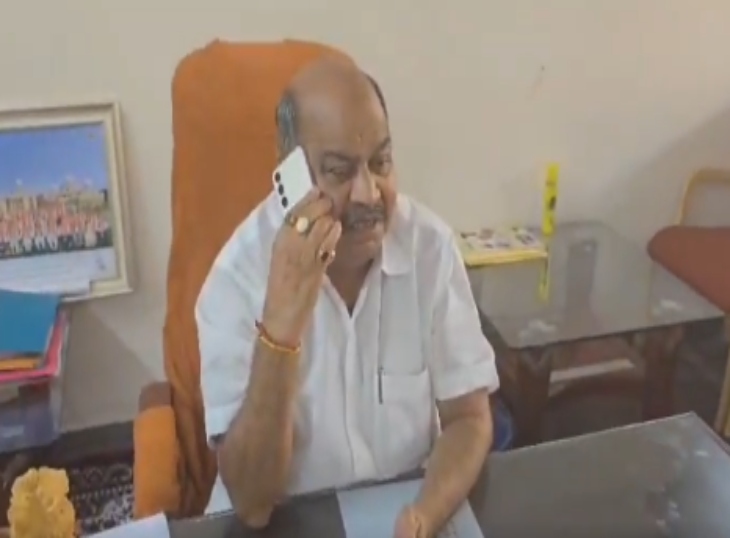 MLA Purandar Mishra falls victim to ₹10,000 cyber fraud in Raipur.