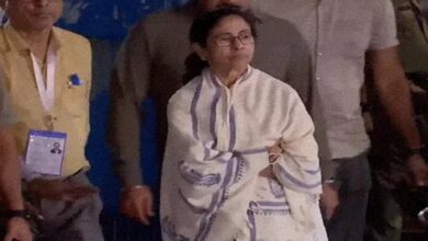 Mamata stayed at the Bhabanipur strong room for 4 hours.