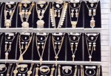 Both Gold and Silver Become Cheaper This Week: Gold Drops by ₹1,216, Silver Falls by ₹3,389 to Reach ₹2.40 Lakh Per Kilogram.